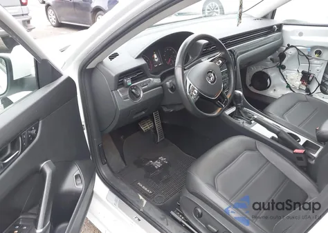 2020 Volkswagen Passat 2.0T R-Line z USA, uszkodzony, nr VIN 1VWMA7A39LC022434